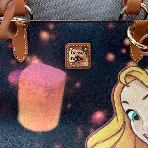Disney x Dooney Bourke Rapunzel Tangled Tote bag - Picture 6 of 14